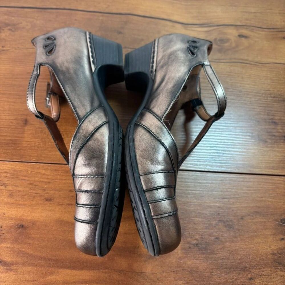 Cobb Hill New Balance Metallic Bronze Pewter Leather T-Strap Mary Jane Heels 8.5 - Picture 9 of 12